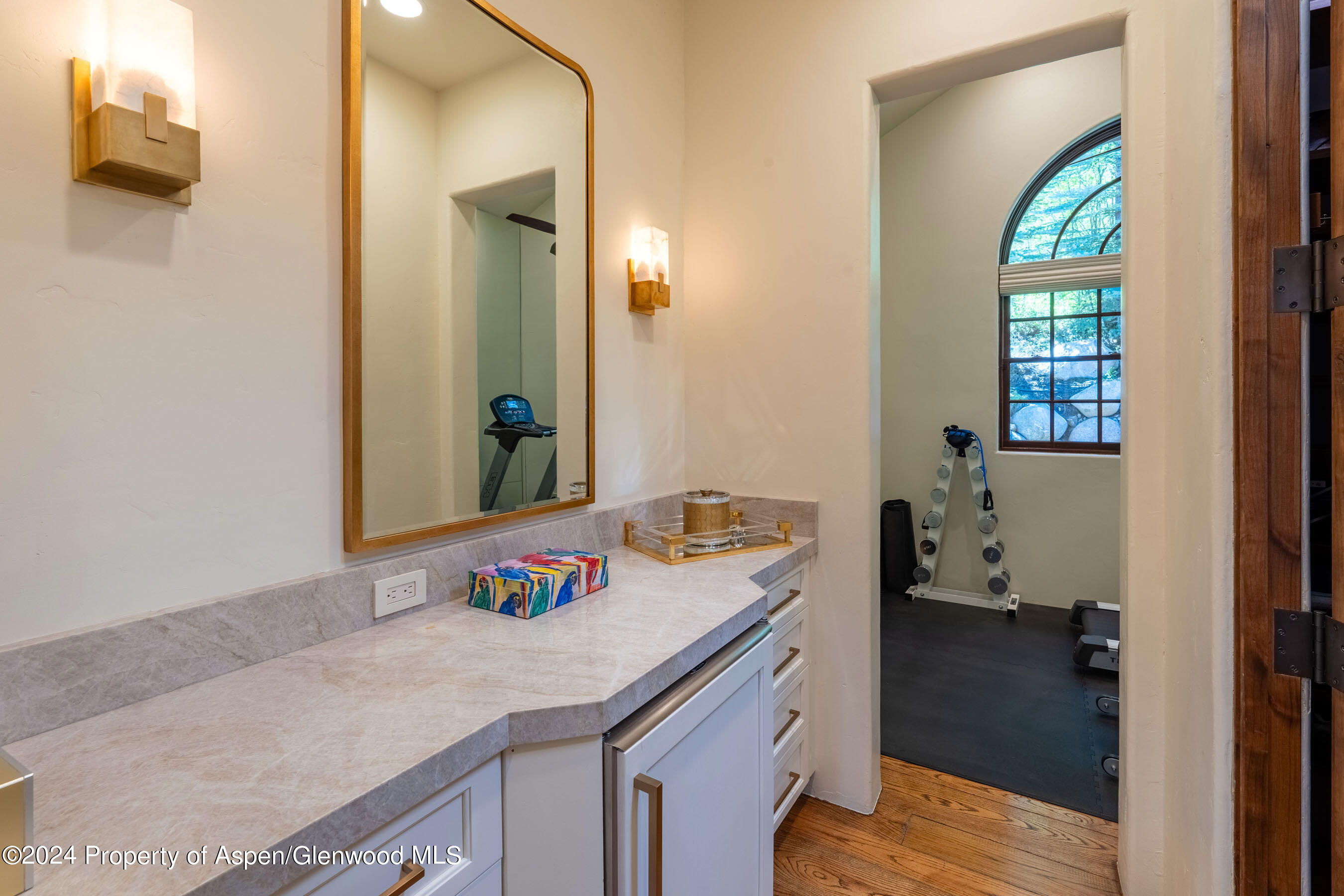 1277 FARAWAY Road
