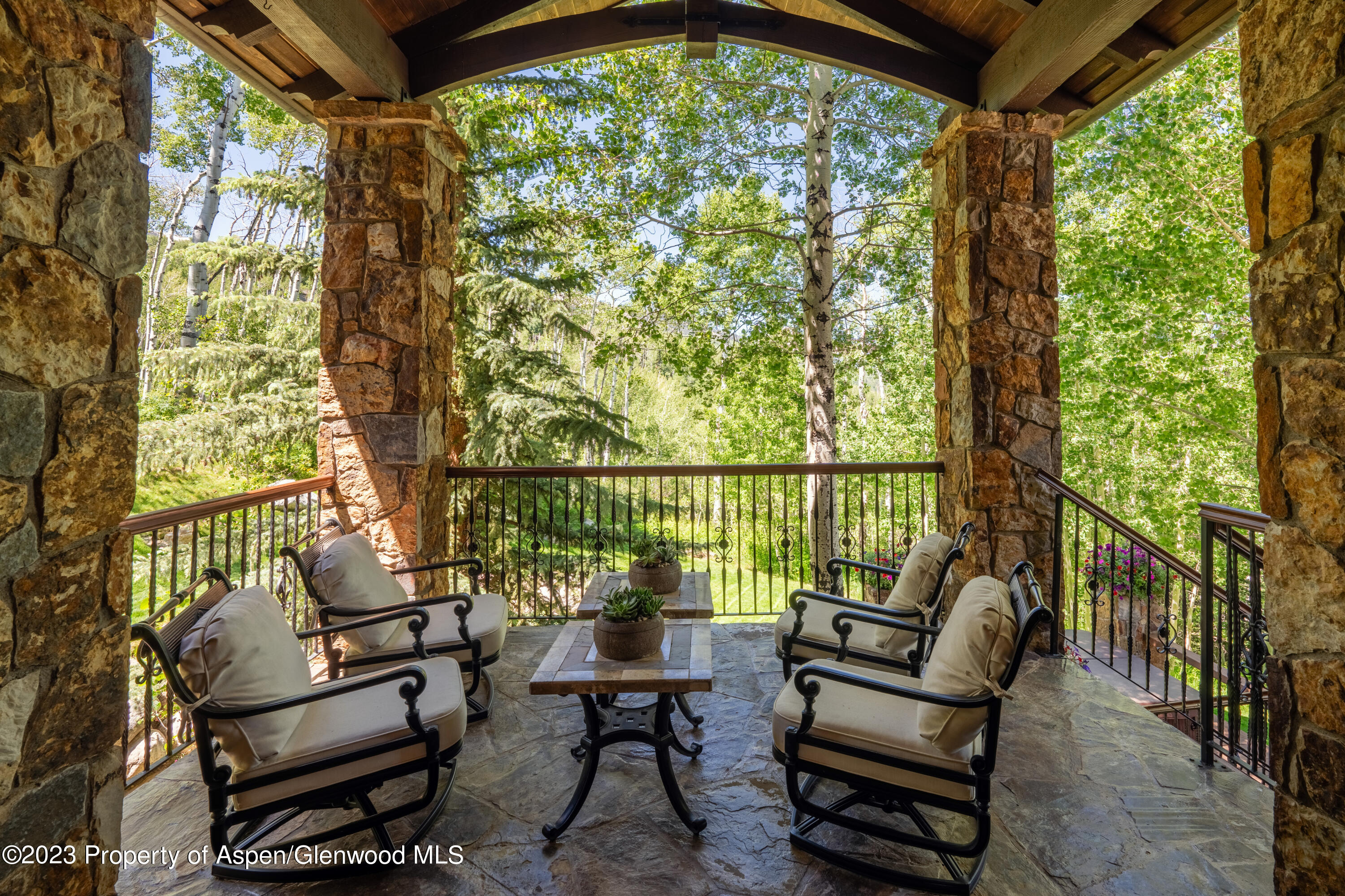 1277 FARAWAY Road
