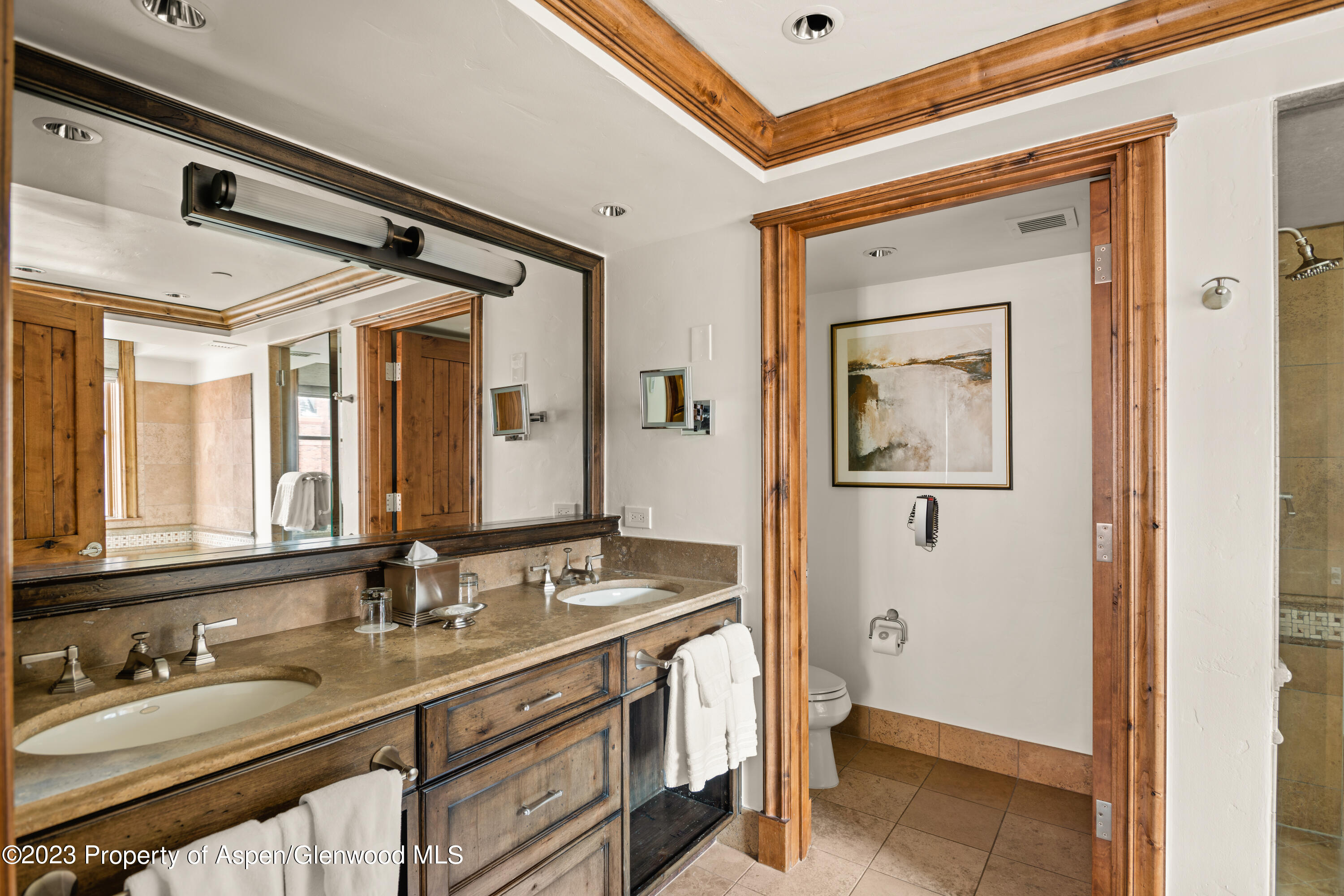 315 E Dean Street, B35