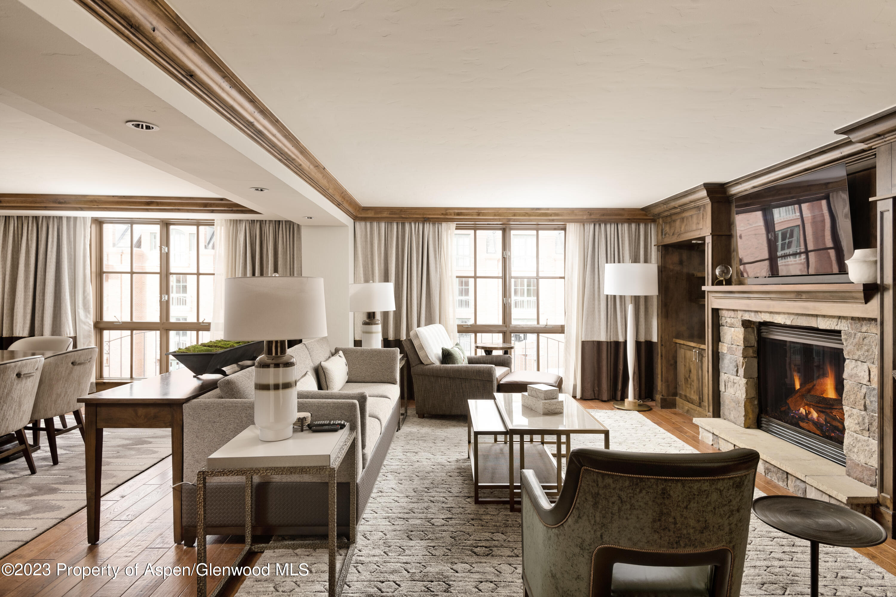 315 E Dean Street, B35