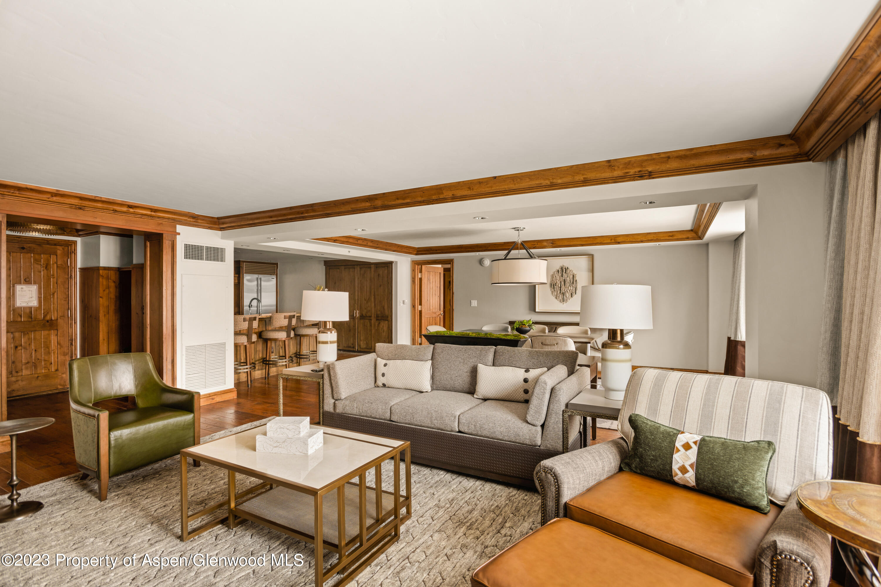 315 E Dean Street, B35