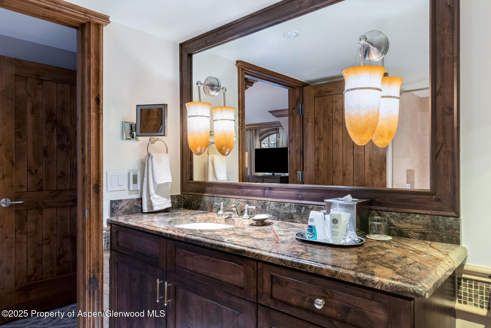 315 E Dean Street, B35-E3