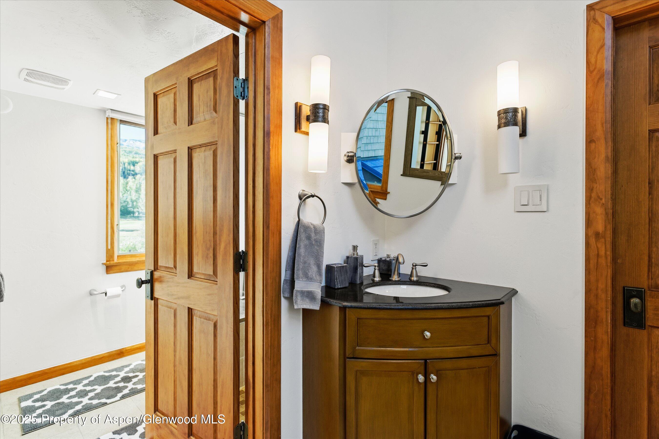 4000 Brush Creek Road, 10