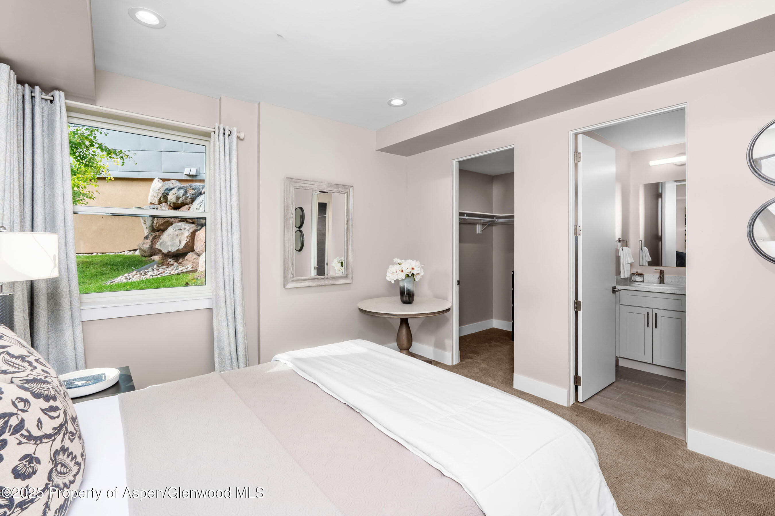 250 Overlook Ridge, 250, Basalt Unit: 250