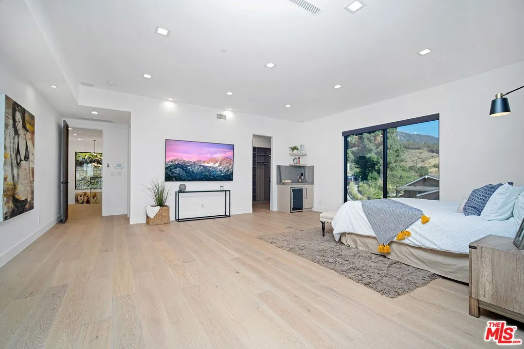 3255 Canyon Lake Dr