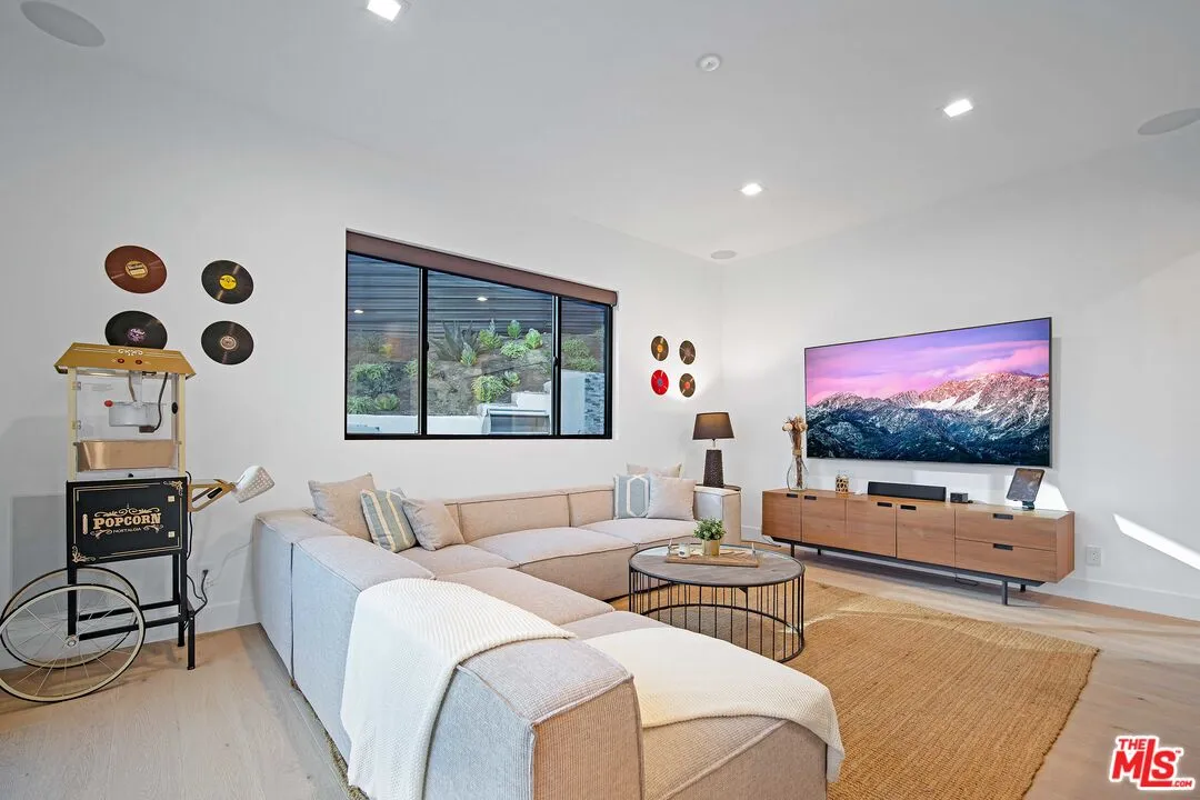3255 Canyon Lake Dr