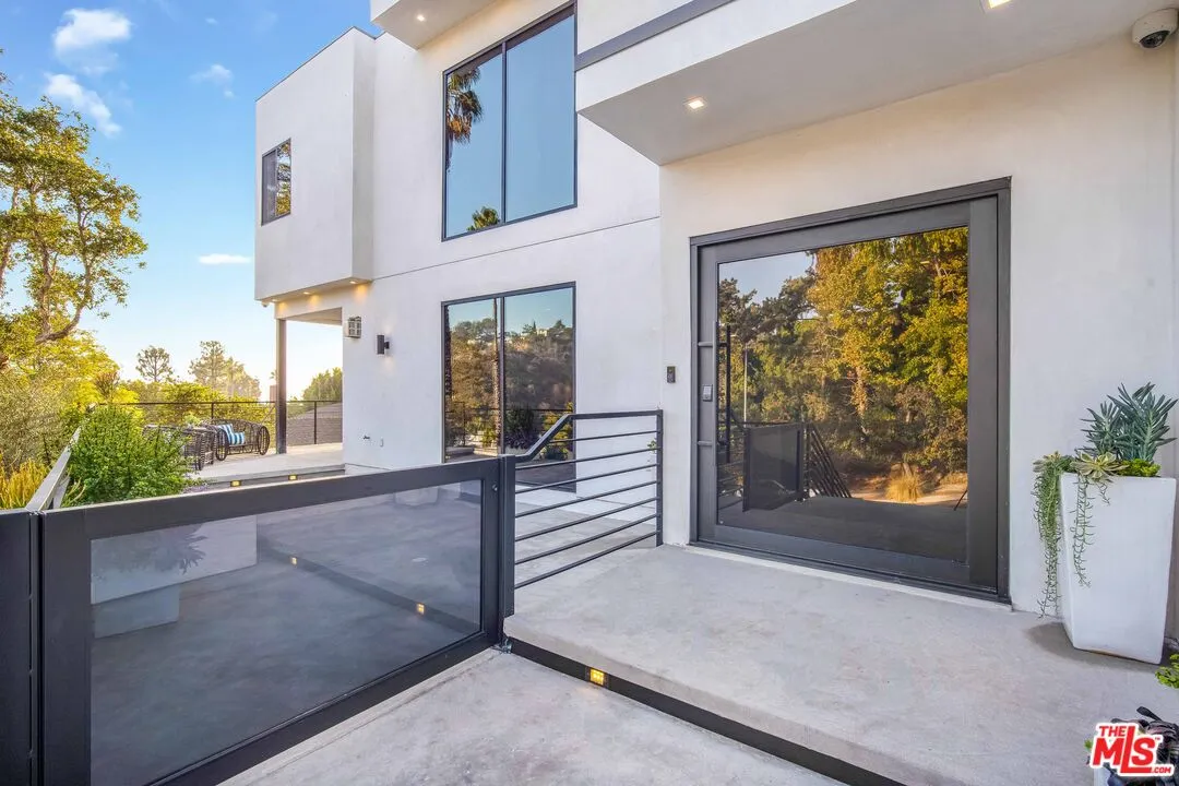 3255 Canyon Lake Dr