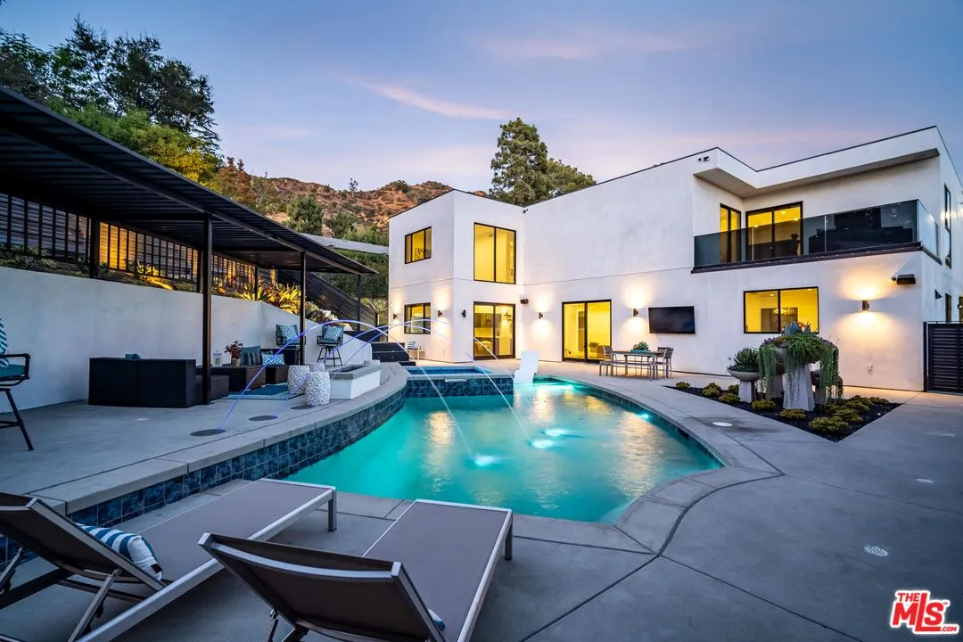 3255 Canyon Lake Dr