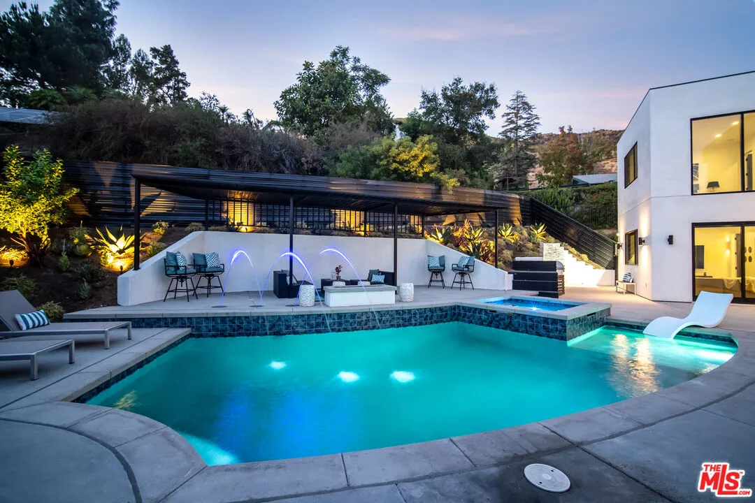 3255 Canyon Lake Dr