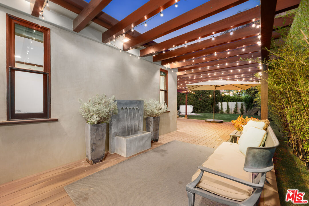 1122 San Vicente Blvd