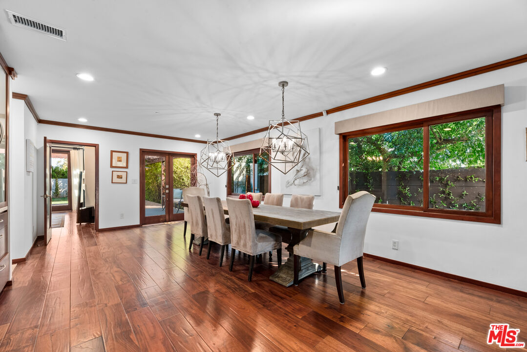 1122 San Vicente Blvd