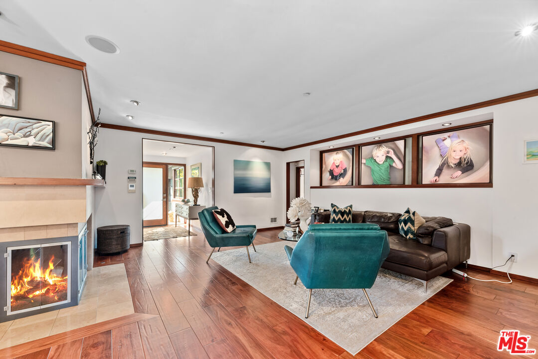 1122 San Vicente Blvd