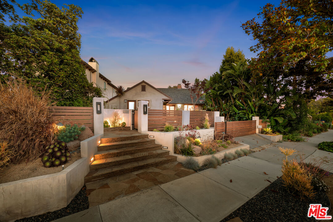 1122 San Vicente Blvd