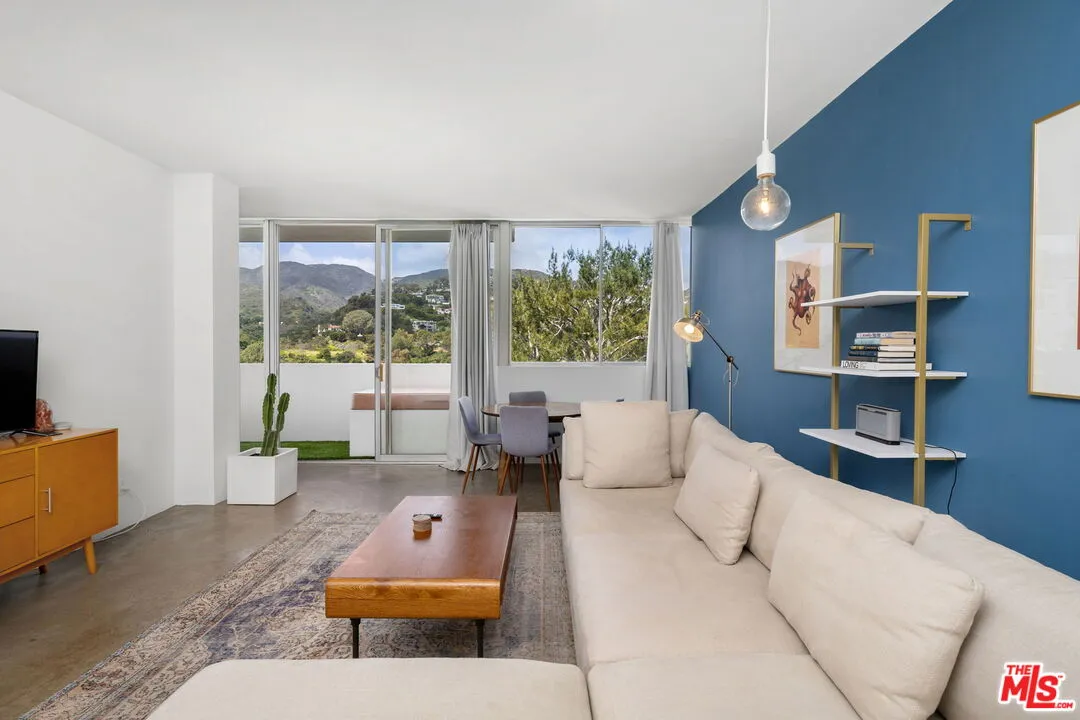 17352 W Sunset Blvd Unit 603d