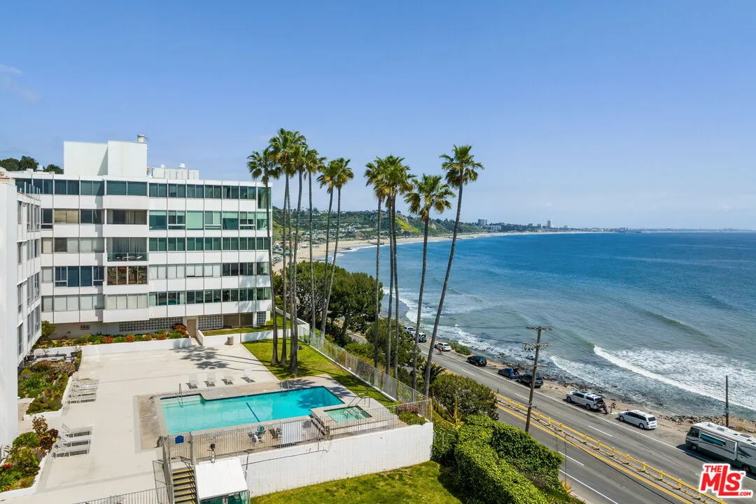17352 W Sunset Blvd Unit 603d