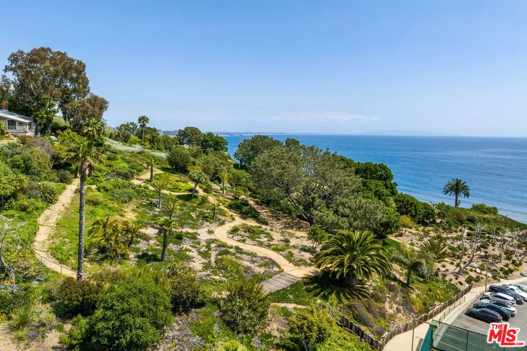 17352 W Sunset Blvd Unit 603d