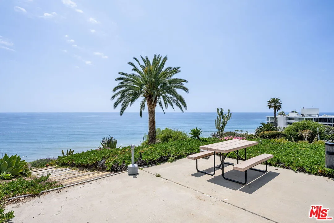 17352 W Sunset Blvd Unit 603d