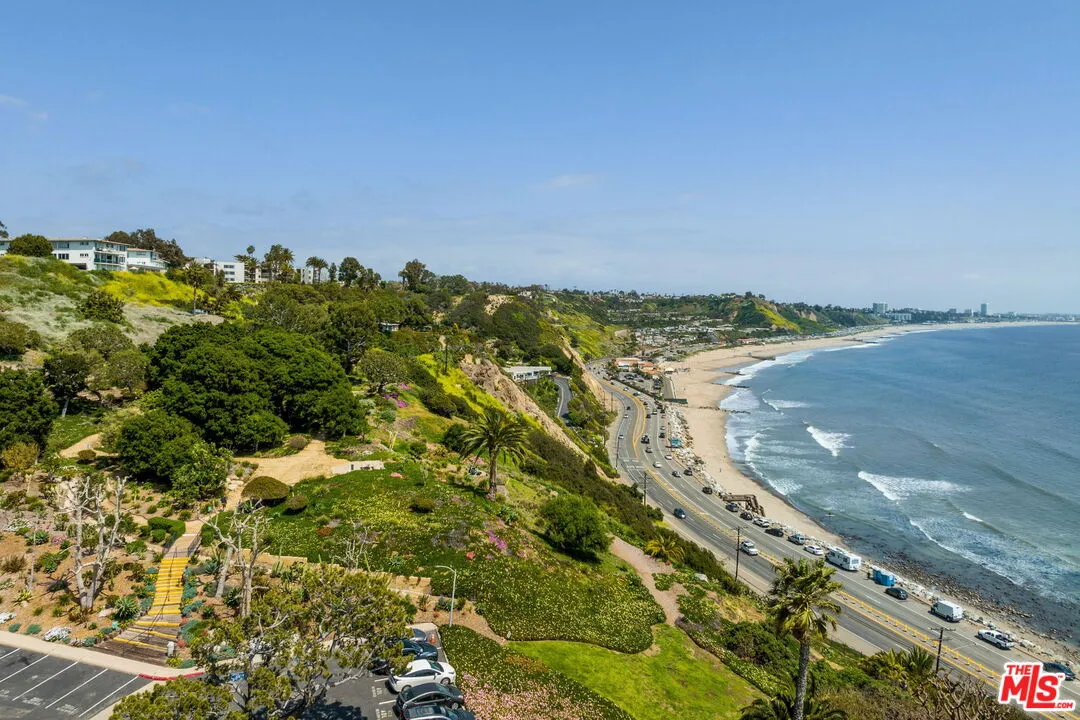 17352 W Sunset Blvd Unit 603d