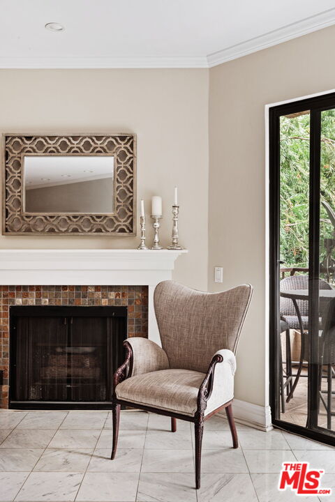 1124 N Kings Rd Unit: 202