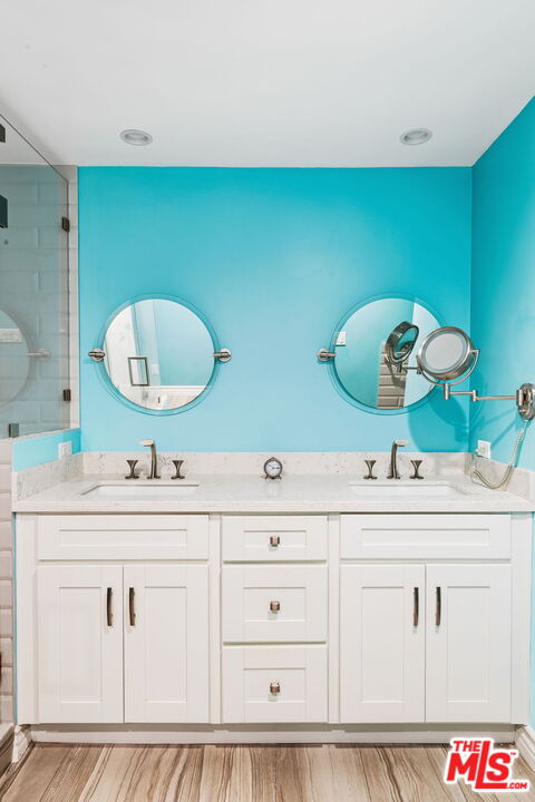 1124 N Kings Rd Unit: 202