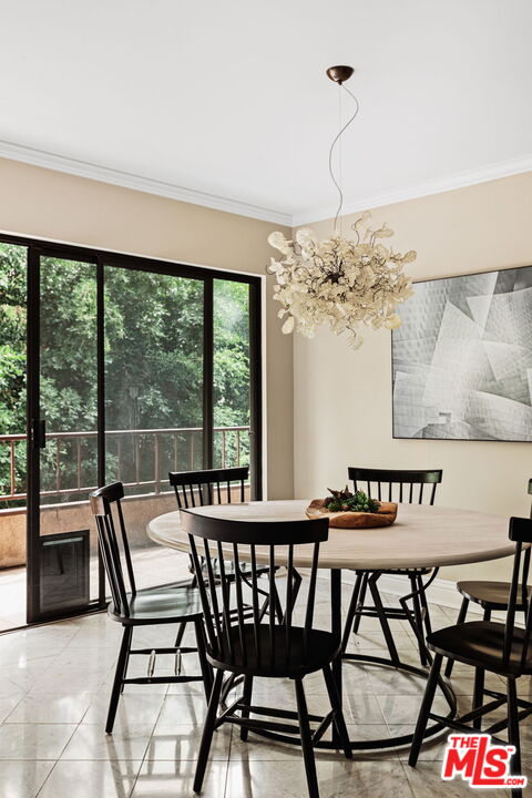 1124 N Kings Rd Unit: 202