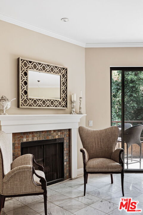 1124 N Kings Rd Unit: 202