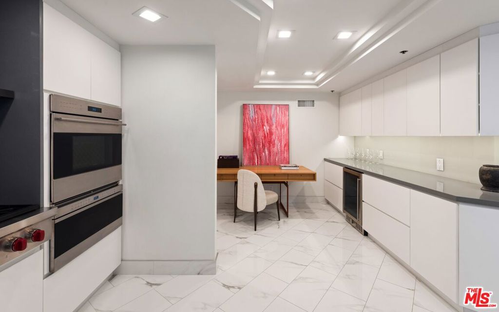 425 N Maple Drive 203