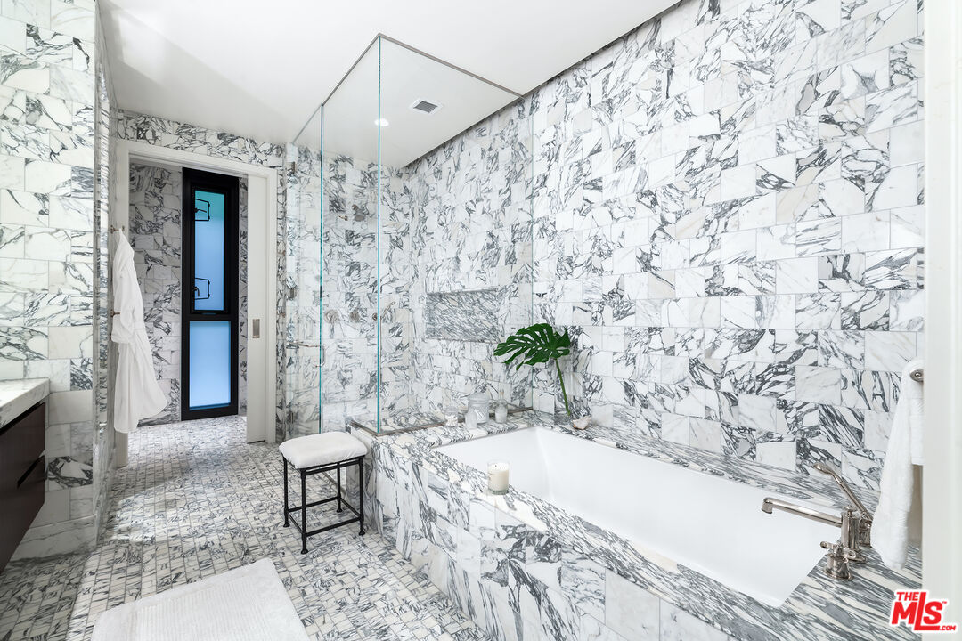 8420 Sunset Boulevard Unit: 107