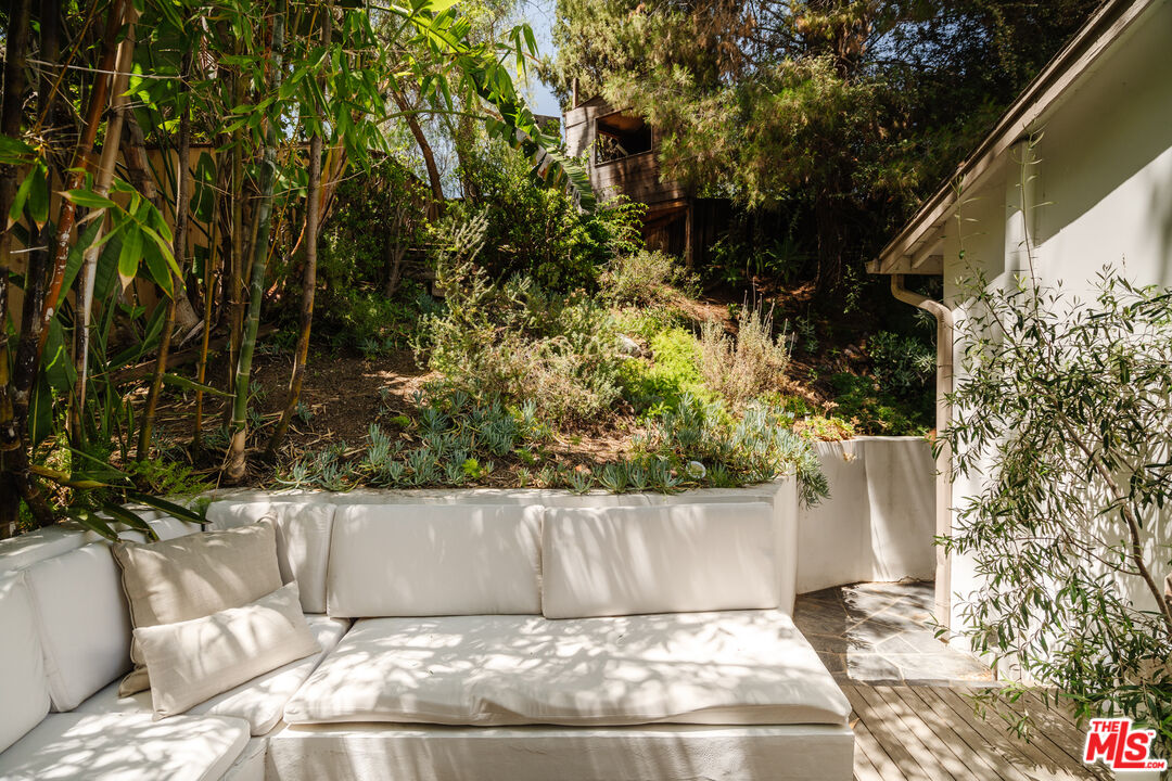 7235 Woodrow Wilson Dr