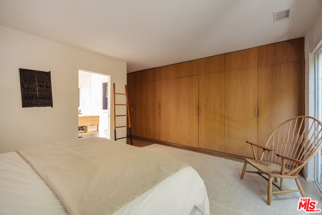 7235 Woodrow Wilson Dr