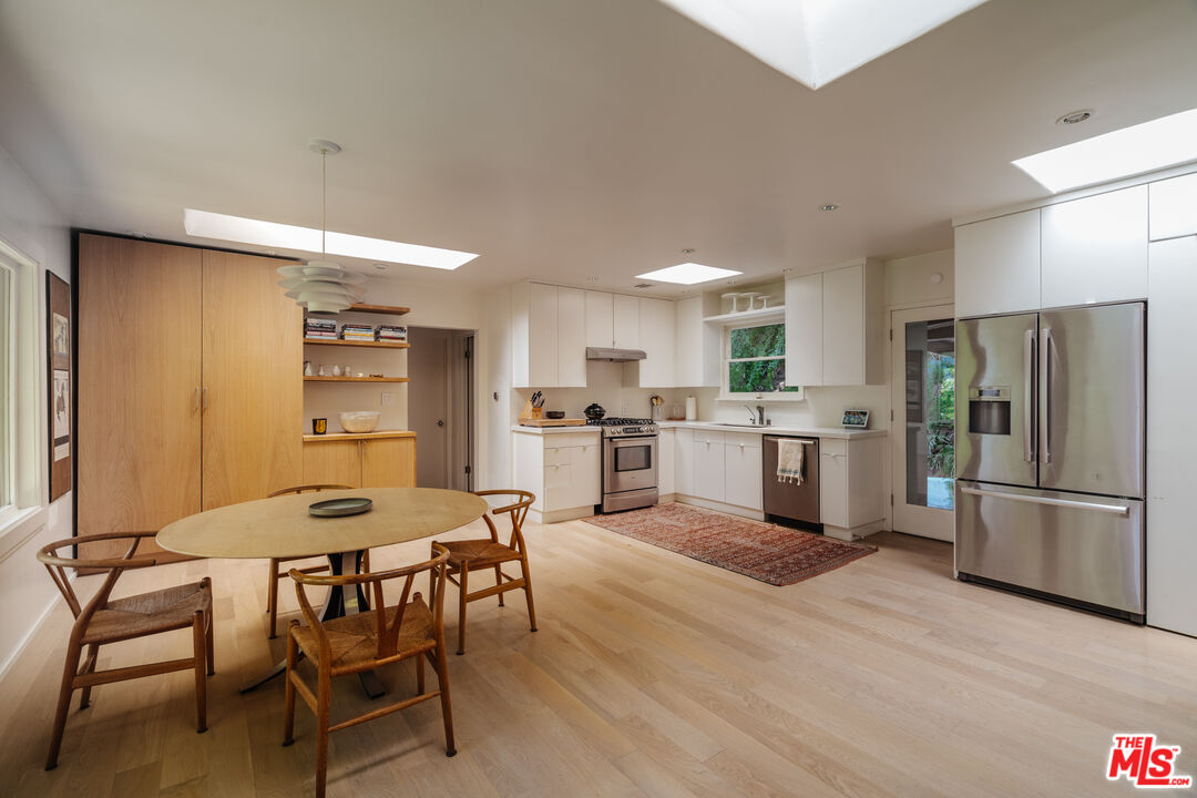 7235 Woodrow Wilson Dr