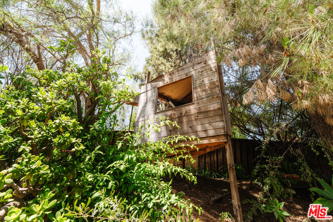 7235 Woodrow Wilson Dr