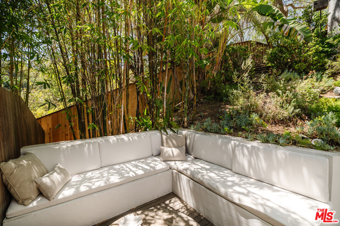 7235 Woodrow Wilson Dr