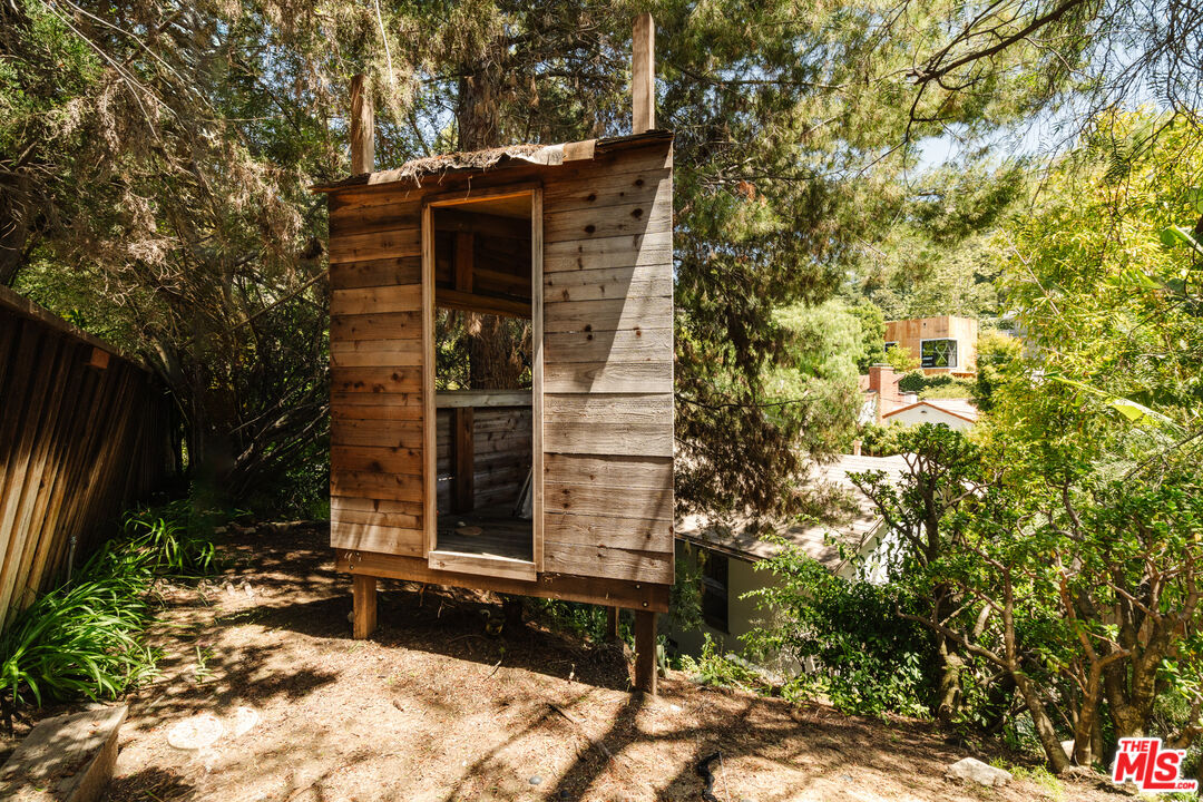 7235 Woodrow Wilson Dr