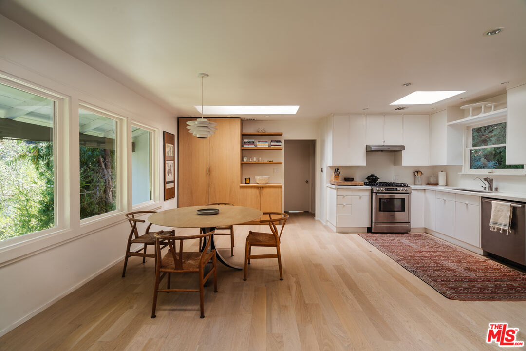 7235 Woodrow Wilson Dr