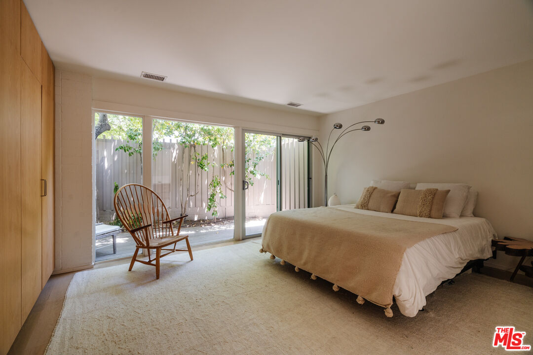 7235 Woodrow Wilson Dr