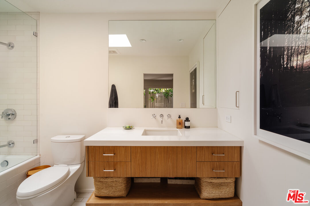 7235 Woodrow Wilson Dr