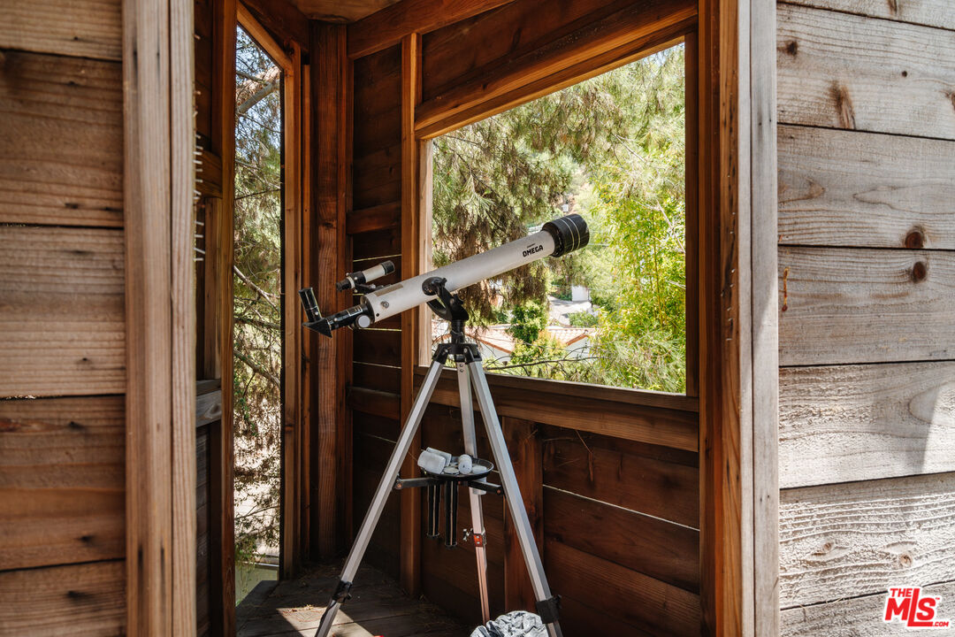 7235 Woodrow Wilson Dr