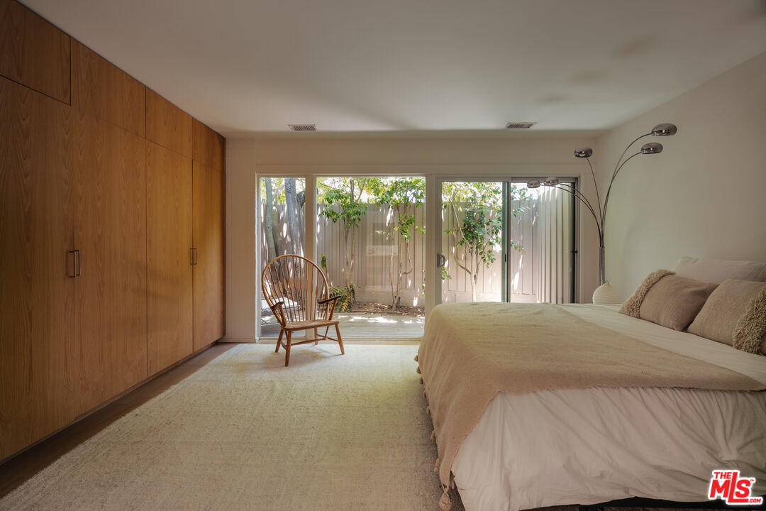 7235 Woodrow Wilson Dr