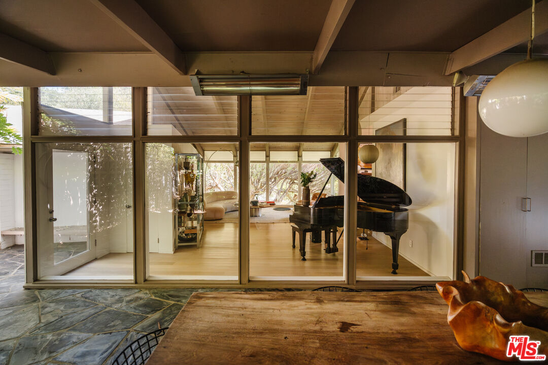 7235 Woodrow Wilson Dr