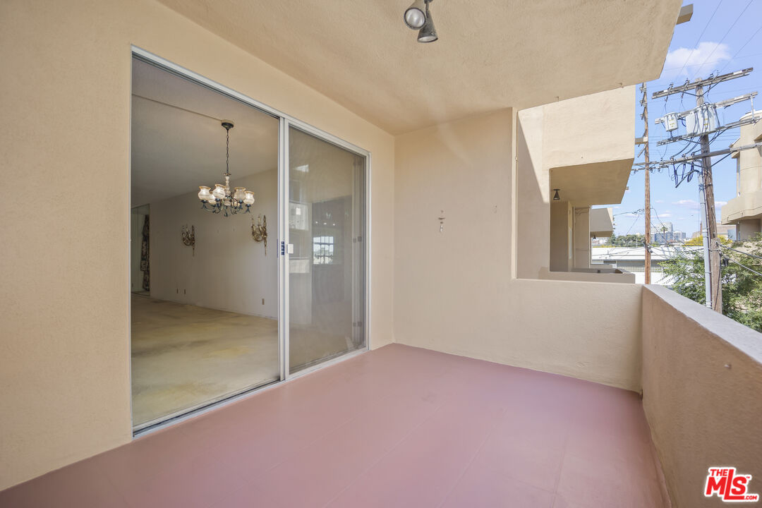 1818 Pelham Ave Unit: 205