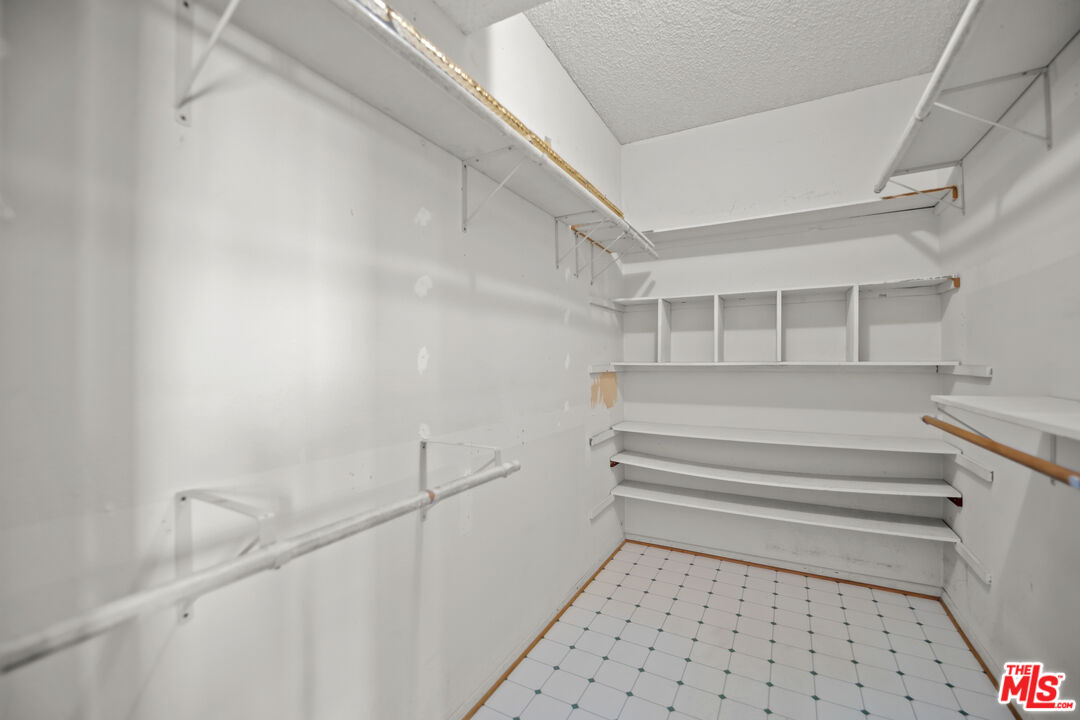 1818 Pelham Ave Unit: 205