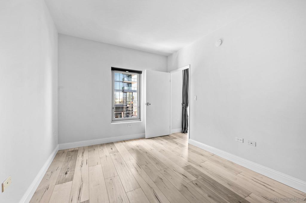 425 W Beech St 804