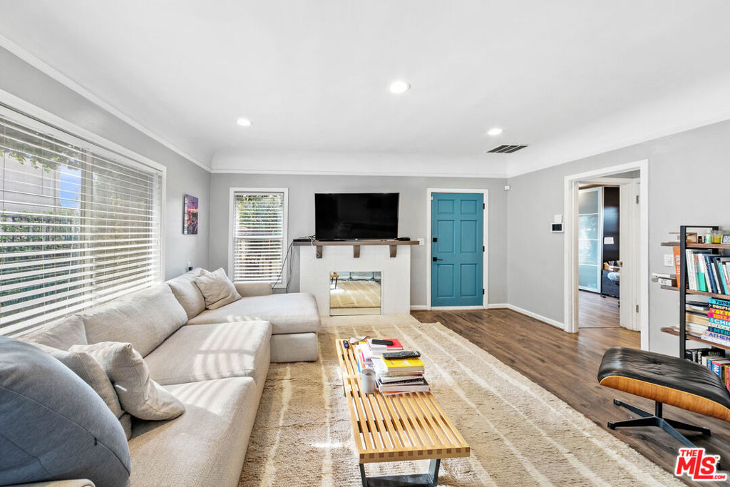 524 N San Vicente Boulevard