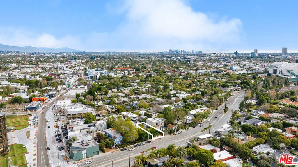 524 N San Vicente Boulevard