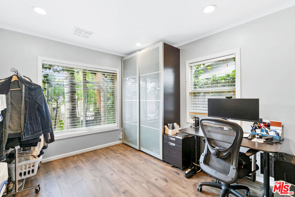 524 N San Vicente Boulevard