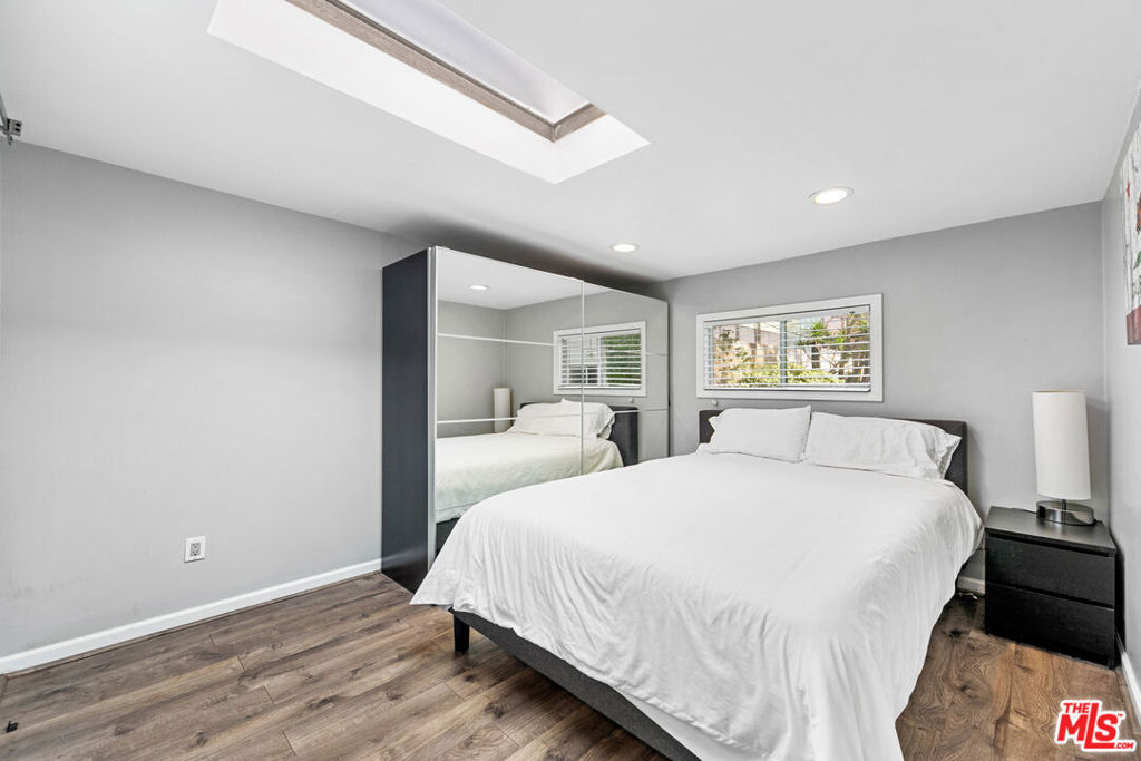 524 N San Vicente Boulevard