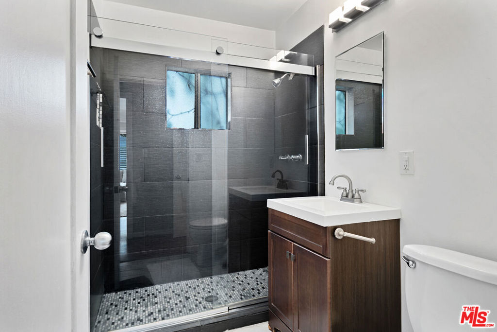 524 N San Vicente Boulevard