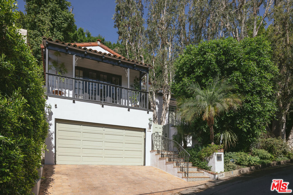 1545 N Kings Road