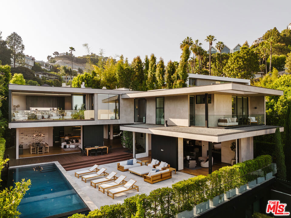 1383 Londonderry Place